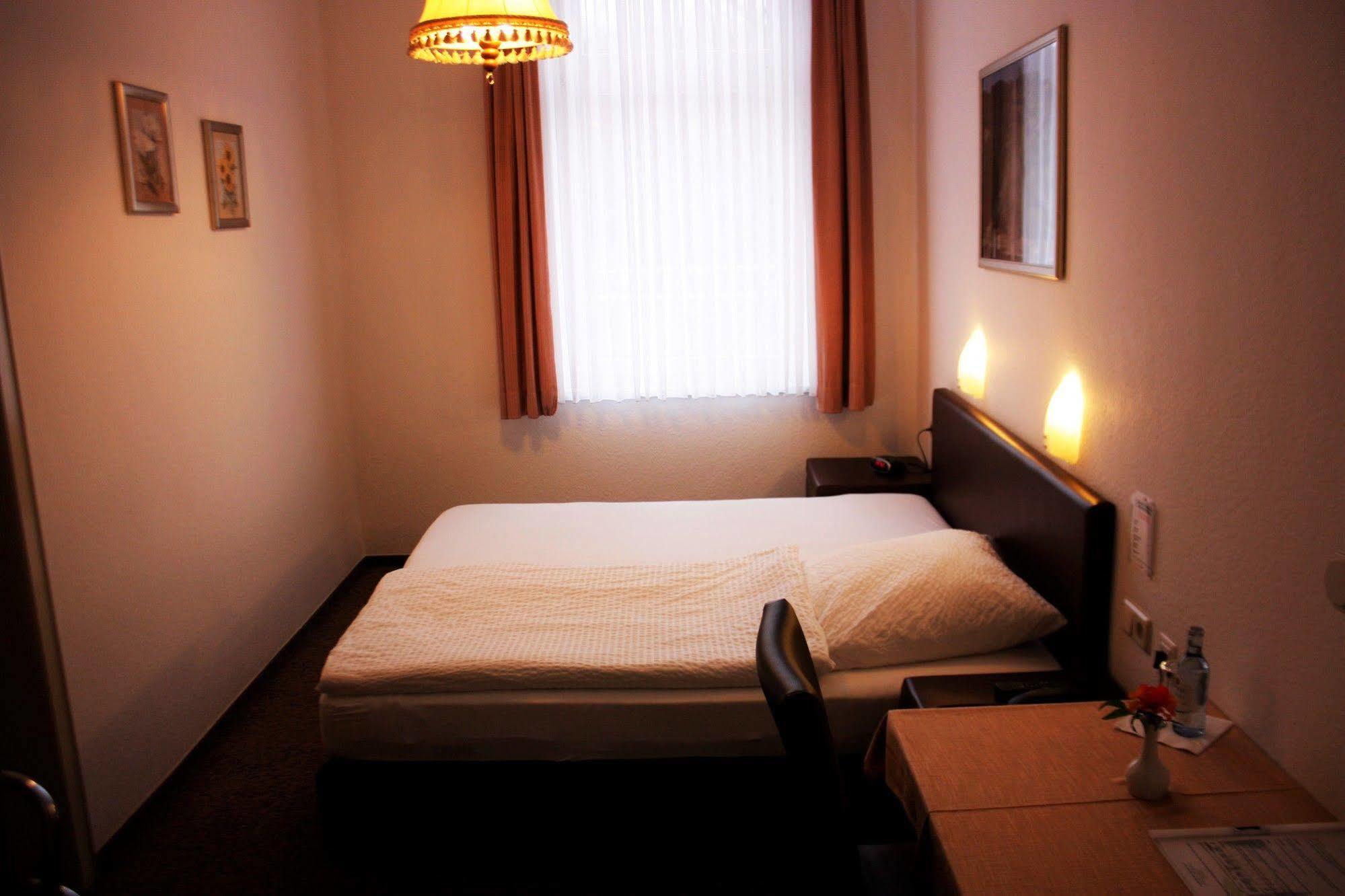 Hotel Zum Anker Andernach Kültér fotó